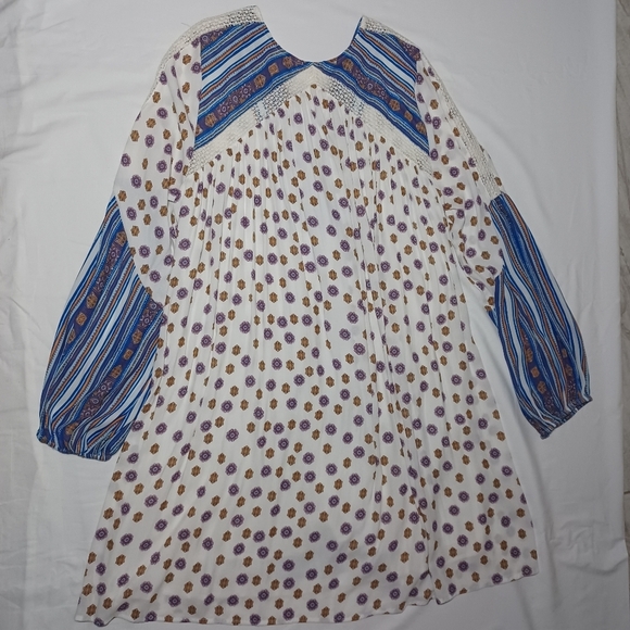 Bohemian Free People White and Blue Patterned Dress - Picture 5 of 6